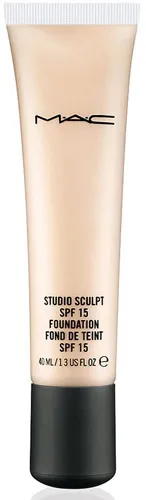 Studio Sculpt Foundation SPF 15